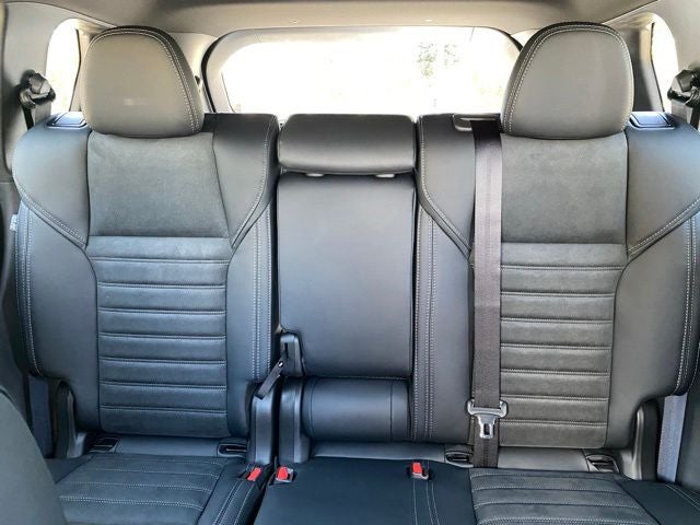 2026 Mitsubishi Outlander LE