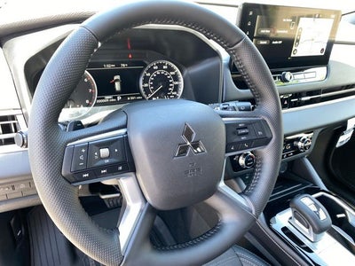 2026 Mitsubishi Outlander LE