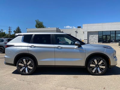 2026 Mitsubishi Outlander SE