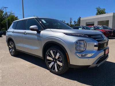 2026 Mitsubishi Outlander SE