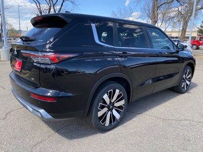2026 Mitsubishi Outlander SE