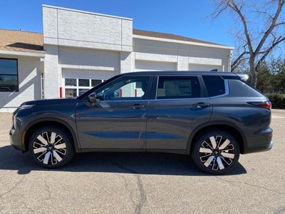 2026 Mitsubishi Outlander SE