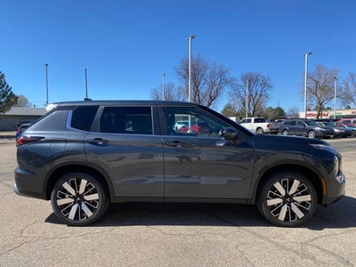 2026 Mitsubishi Outlander SE