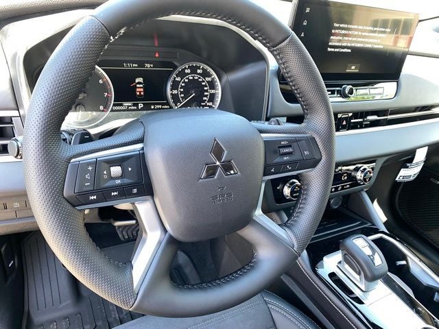 2026 Mitsubishi Outlander LE