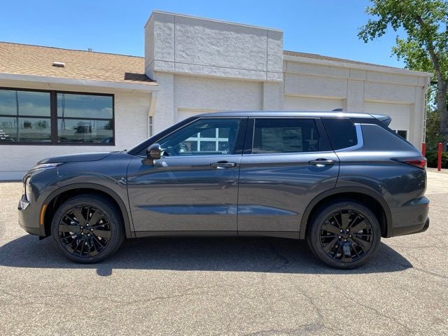 2026 Mitsubishi Outlander LE