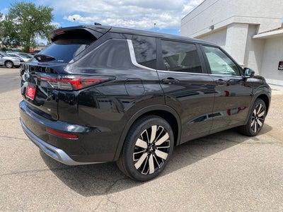 2026 Mitsubishi Outlander SE