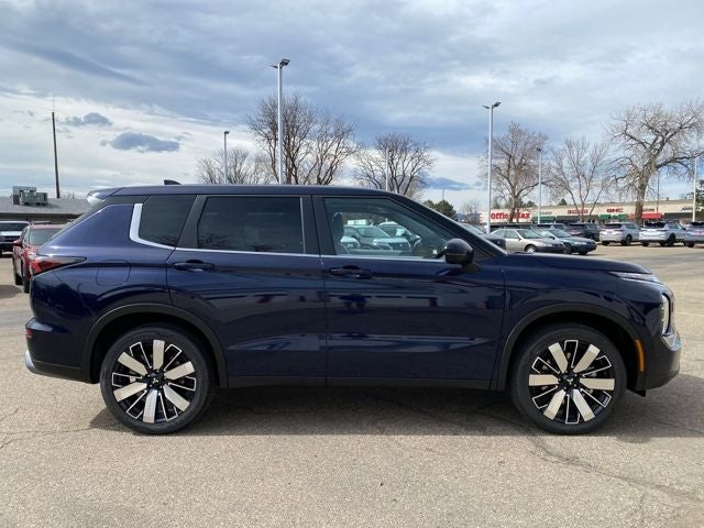 2026 Mitsubishi Outlander SE
