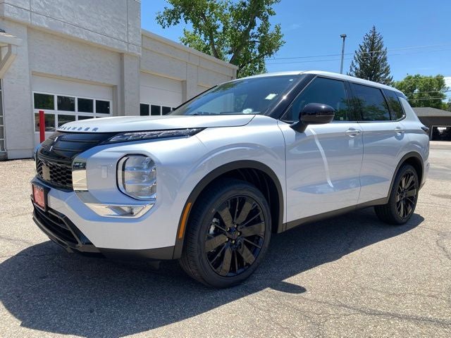 2026 Mitsubishi Outlander LE S-AWC's photo