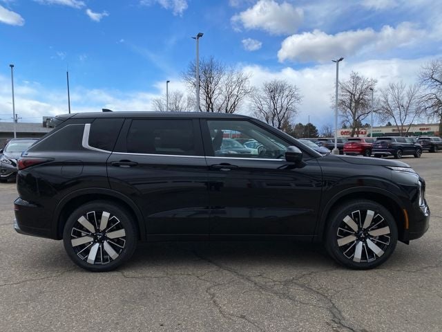 2026 Mitsubishi Outlander SE