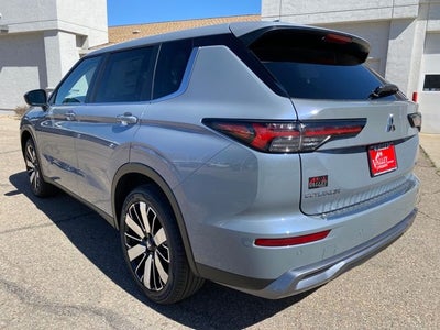 2026 Mitsubishi Outlander SE