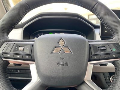 2026 Mitsubishi Outlander SE