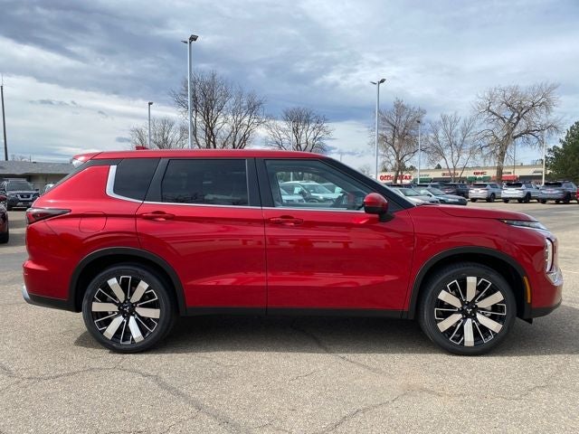 2026 Mitsubishi Outlander SE