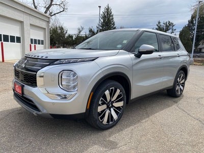 2026 Mitsubishi Outlander SE