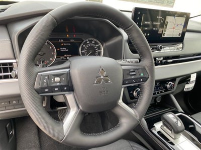2026 Mitsubishi Outlander SE
