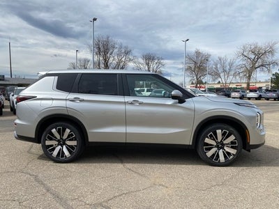 2026 Mitsubishi Outlander SE