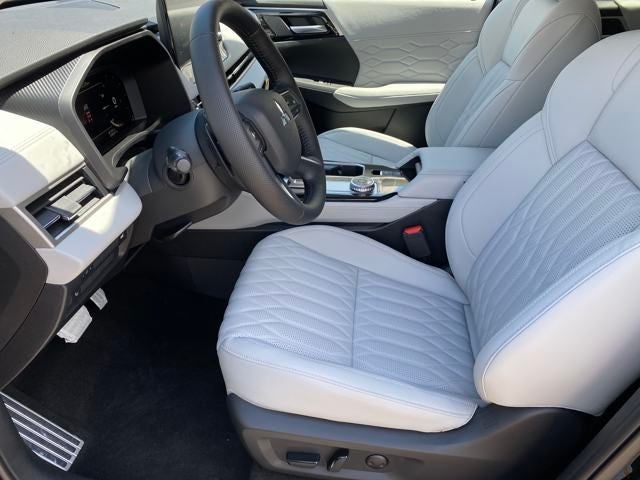 2025 Mitsubishi Outlander Platinum Edition