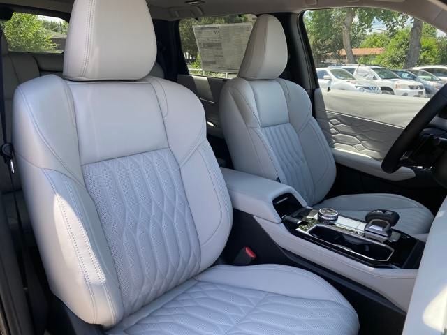 2025 Mitsubishi Outlander Platinum Edition