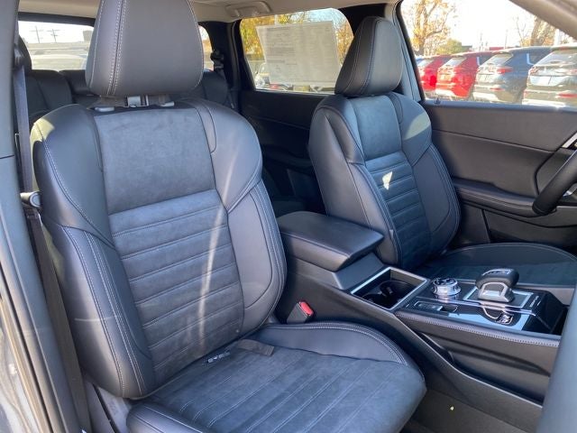 2025 Mitsubishi Outlander PHEV SE