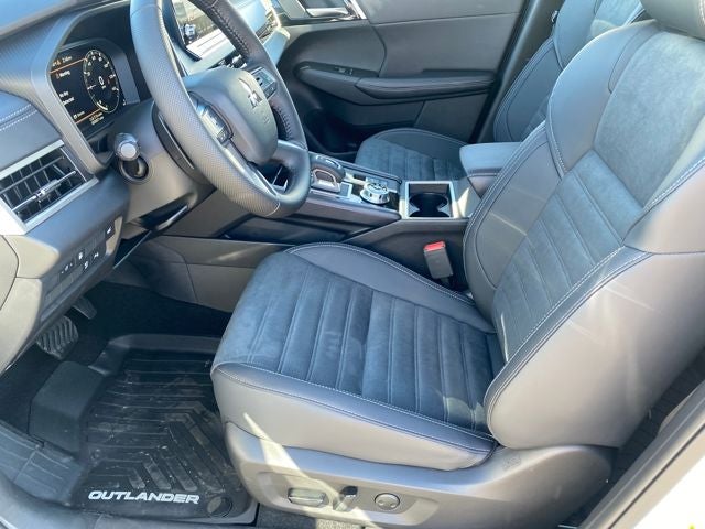 2025 Mitsubishi Outlander PHEV SE