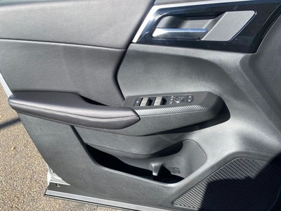 2025 Mitsubishi Outlander PHEV SE