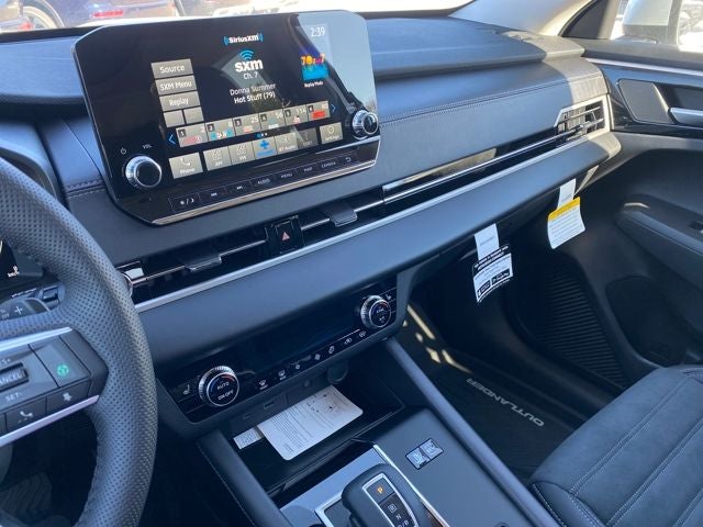 2025 Mitsubishi Outlander PHEV SE