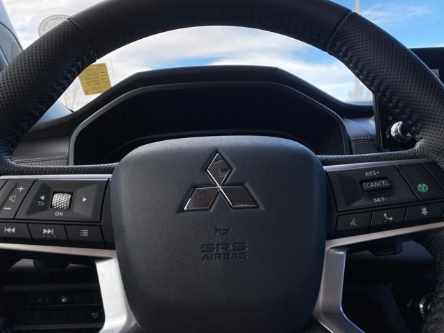 2025 Mitsubishi Outlander PHEV SE