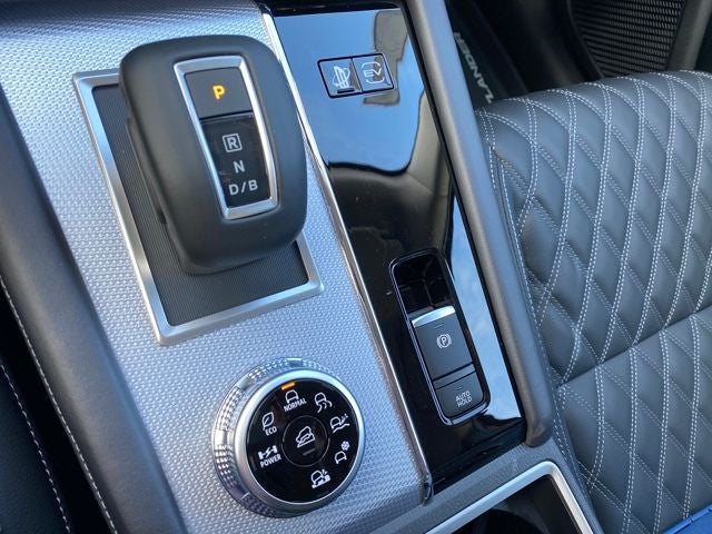 2025 Mitsubishi Outlander PHEV SEL