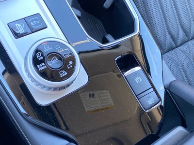 2026 Mitsubishi Outlander PHEV SEL