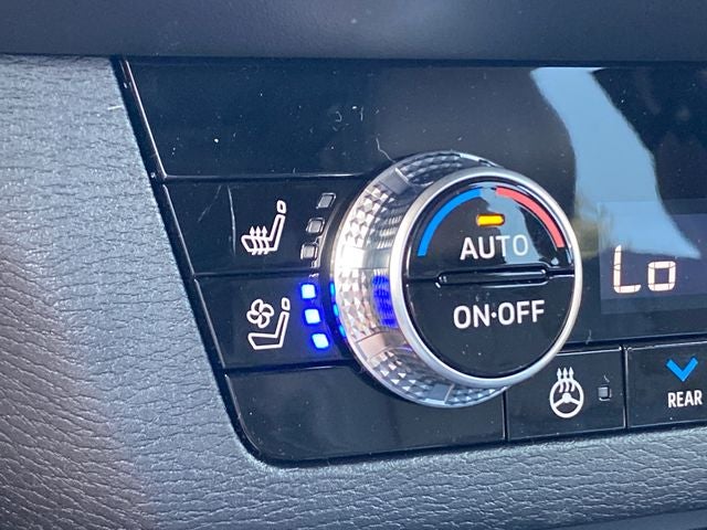 2026 Mitsubishi Outlander PHEV Base