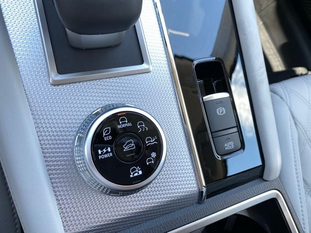 2025 Mitsubishi Outlander PHEV Platinum Edition