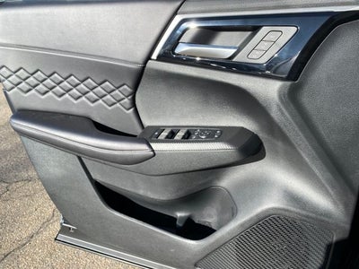 2025 Mitsubishi Outlander PHEV SEL Black Edition