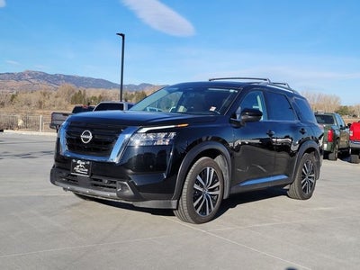 2024 Nissan Pathfinder Platinum